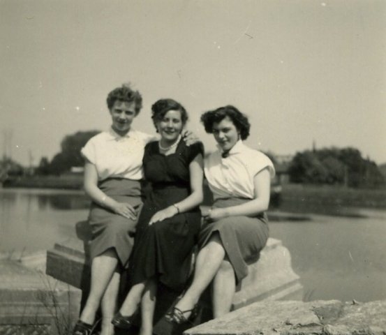 x Georgina Stevens en Elza De Pauw